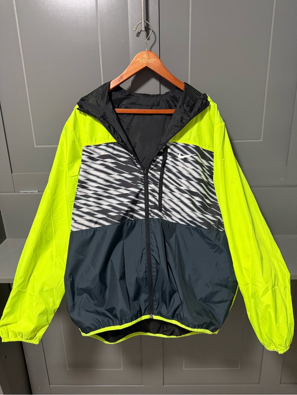 Nike Black and Neon Yellow Packable Windbreaker Jacket reversible